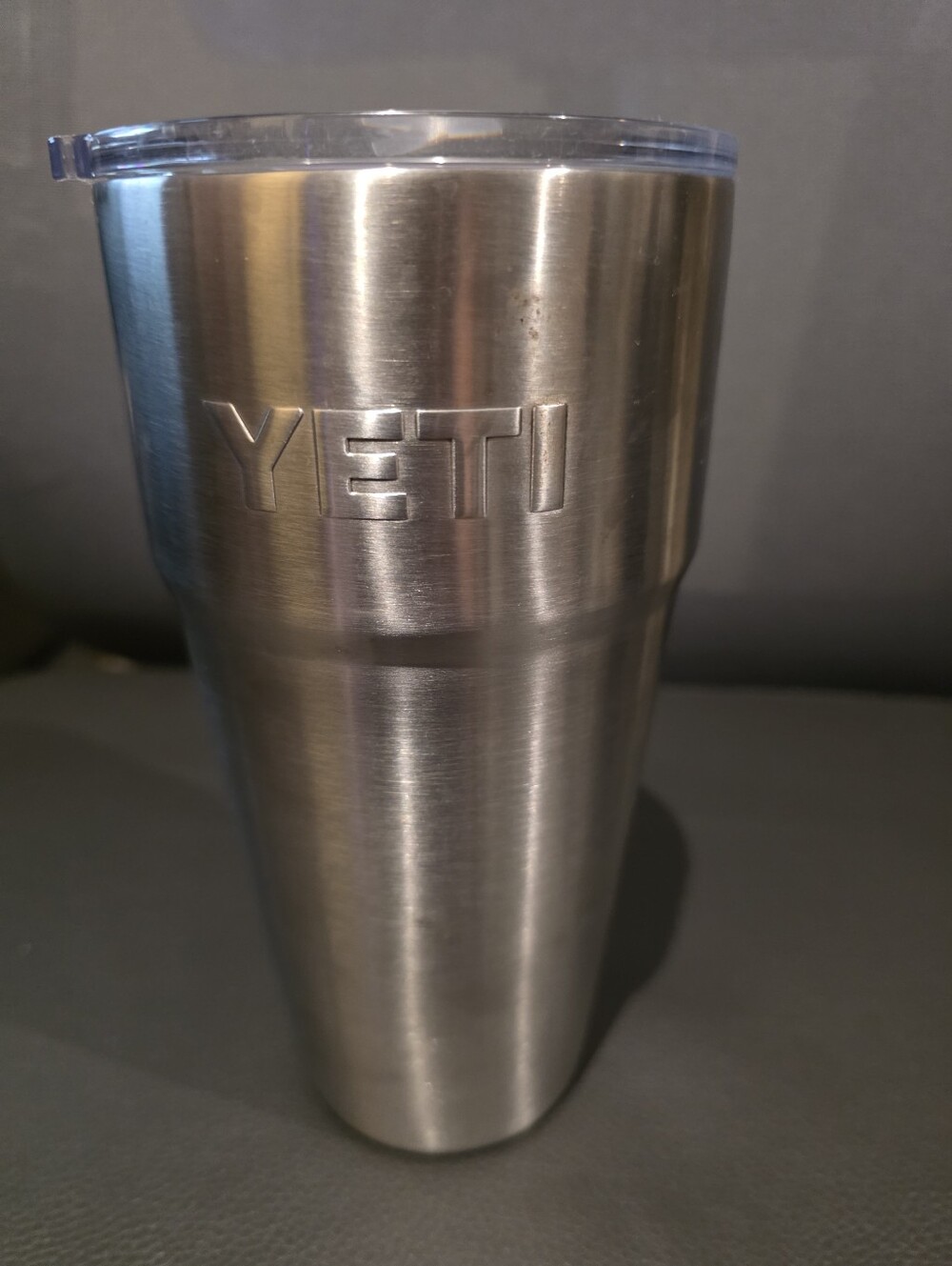 NWOB Yeti Rambler 30 oz Tumbler With Clear Lid...missing Magslider